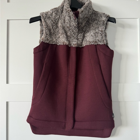 North Face - Hybernation Thermal 3D Vest Maroon Red Gray Shearling size XS - Picture 1 of 13